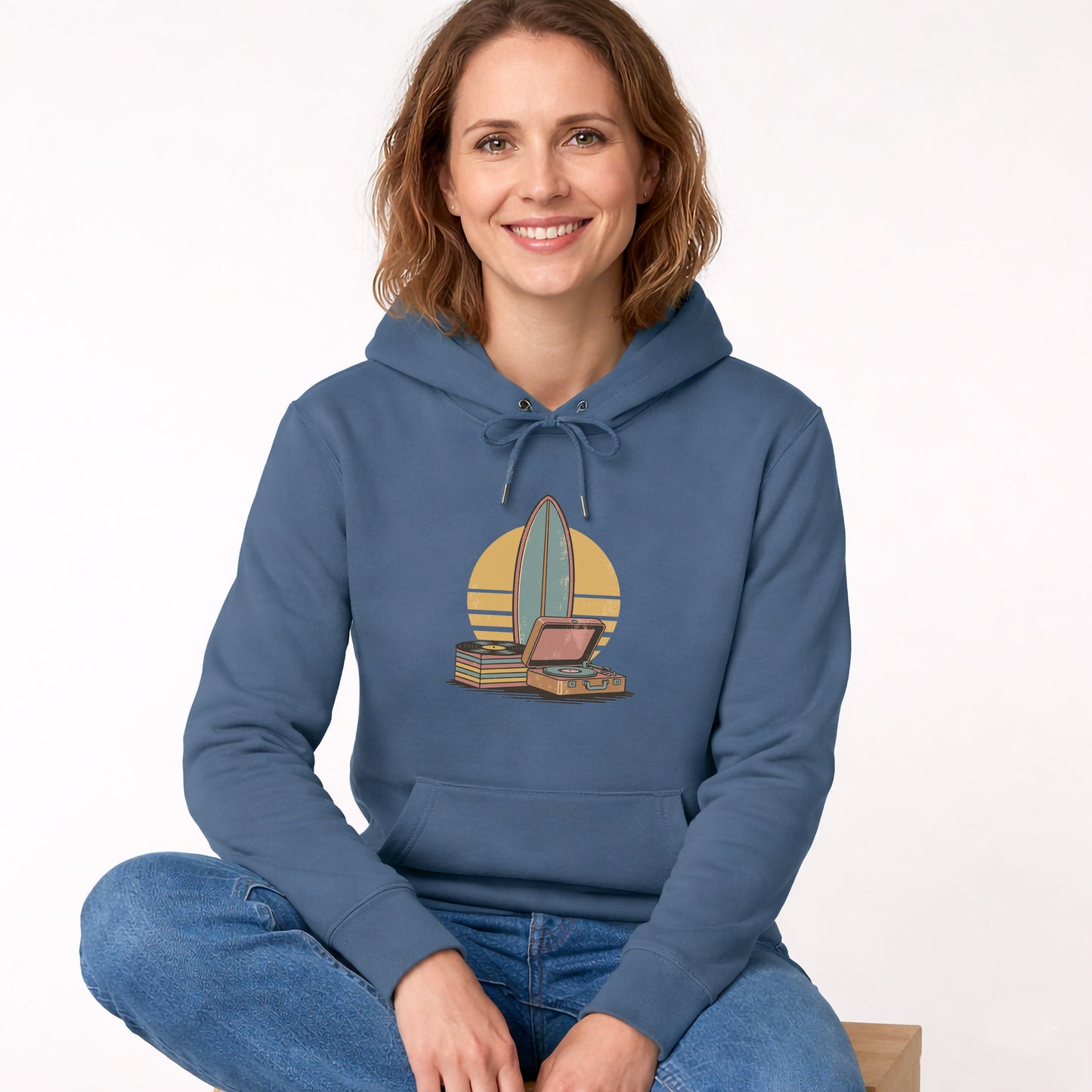 Vintage Surf & Vinyl Hoodie – Retro Surfboard Plattenspieler Design