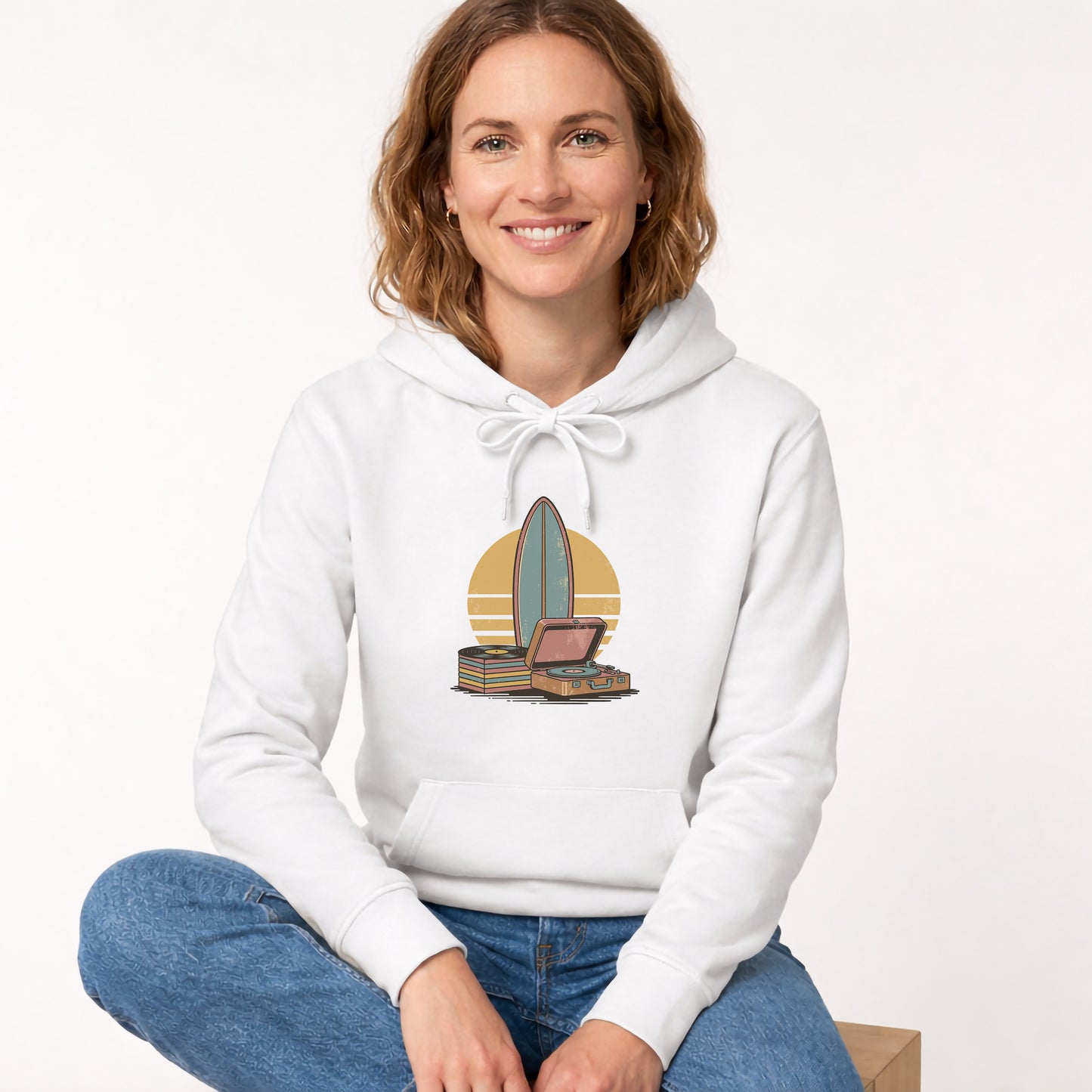 Vintage Surf & Vinyl Hoodie – Retro Surfboard Plattenspieler Design