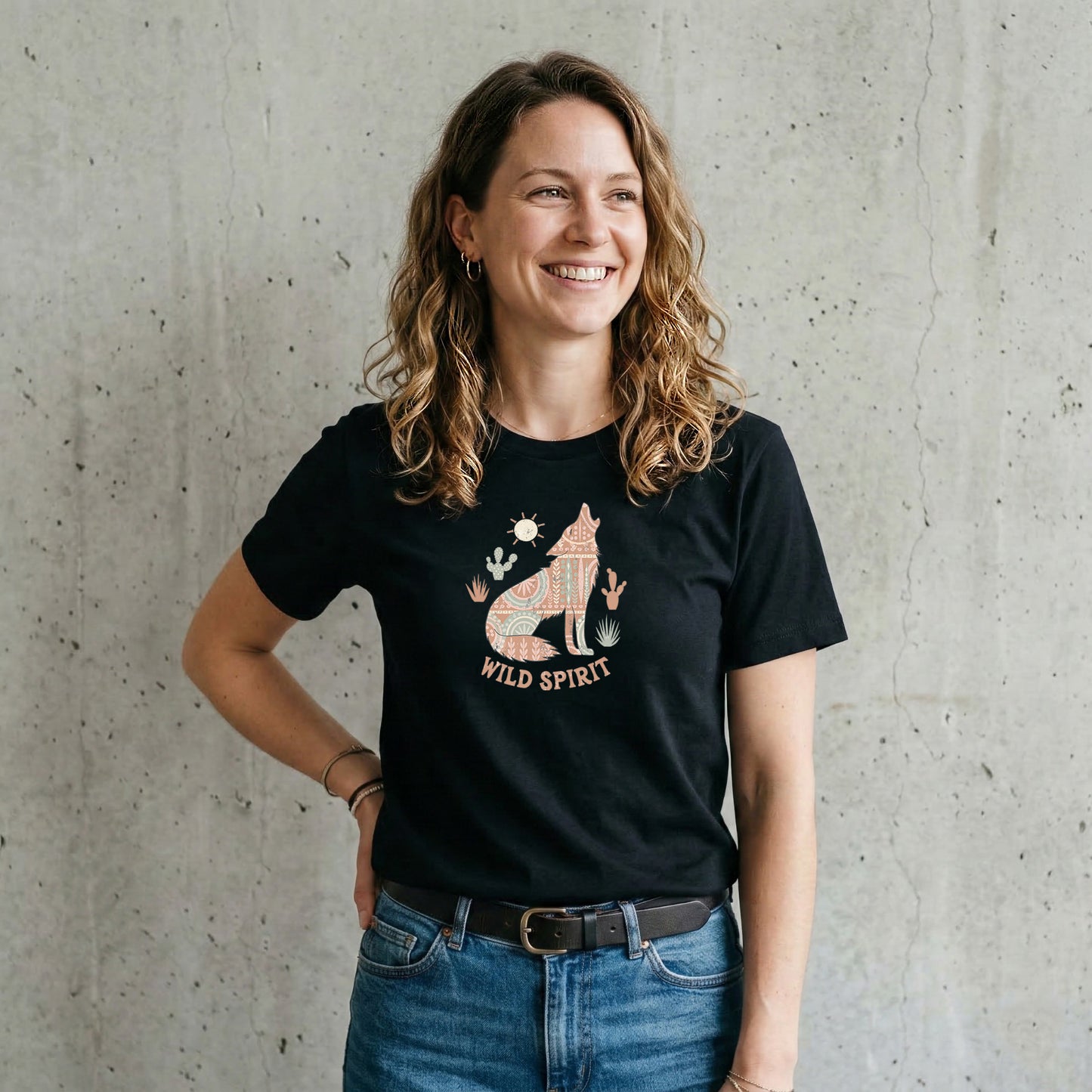 Wild Spirit T-Shirt – Boho Wolf & Wüsten Design