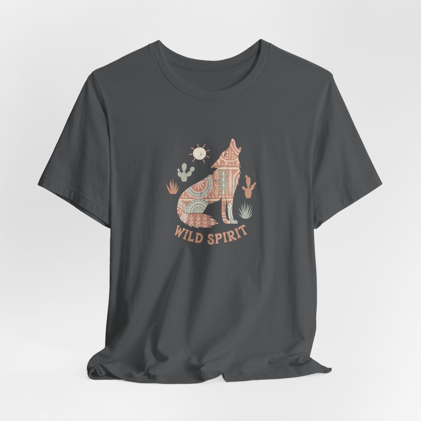 Wild Spirit T-Shirt – Boho Wolf & Wüsten Design