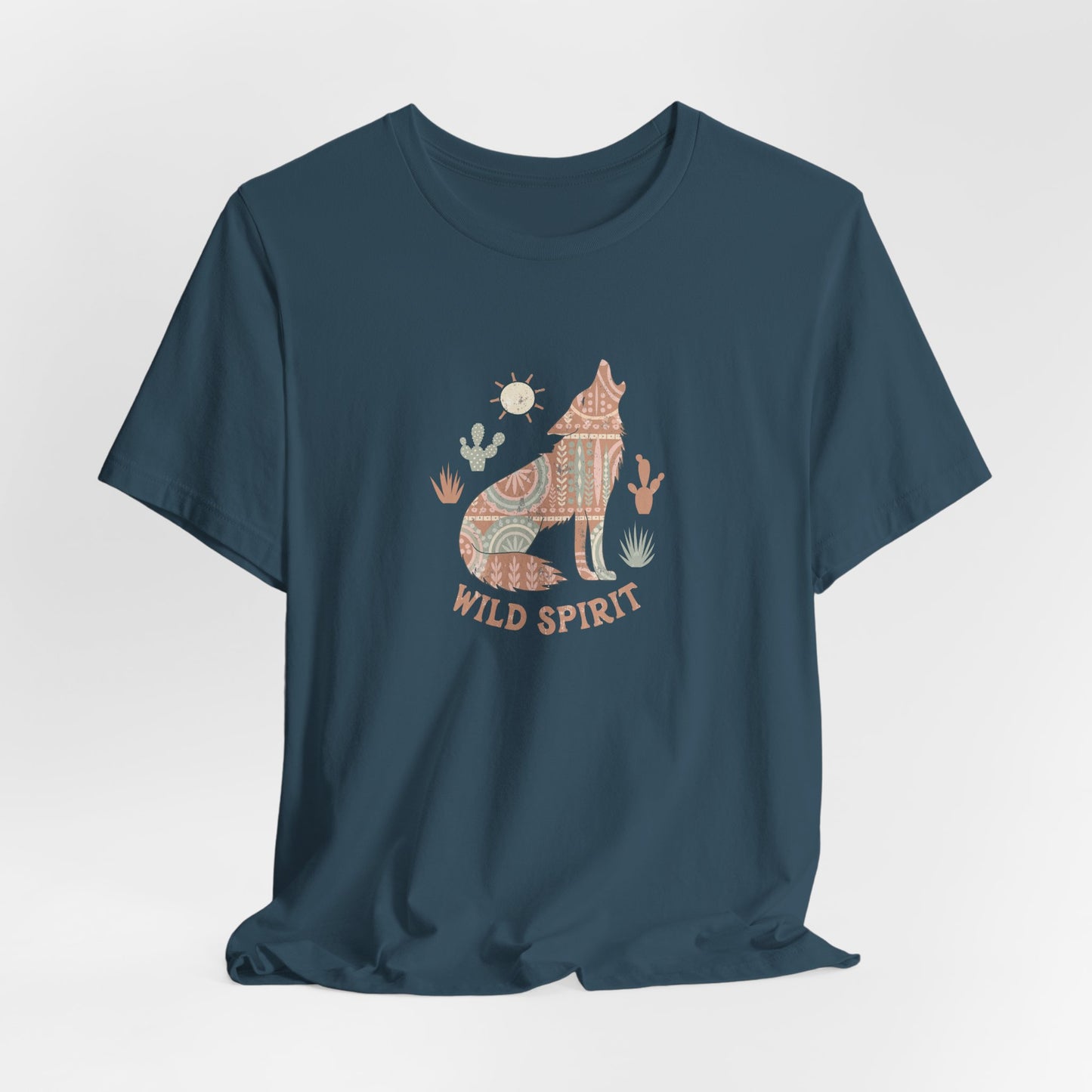 Wild Spirit T-Shirt – Boho Wolf & Wüsten Design
