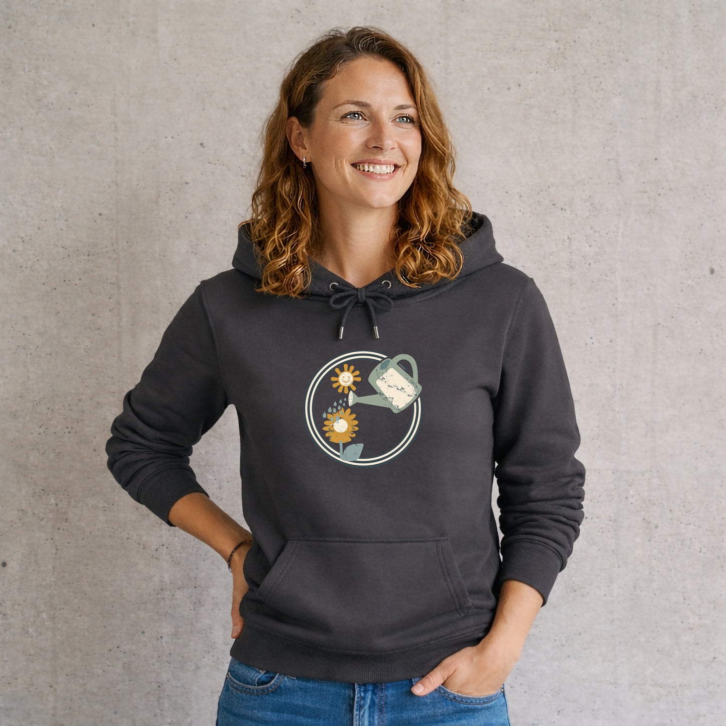 Retro Garten Hoodie – Gießkanne & Blumen Design Damen