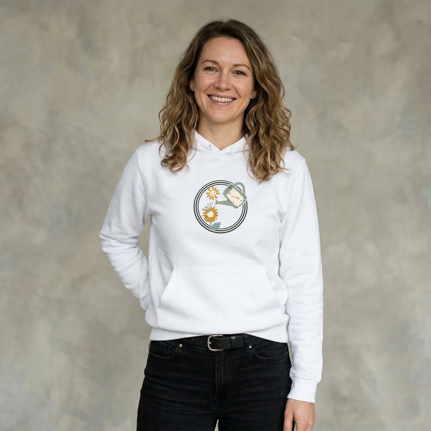 Retro Garten Hoodie – Gießkanne & Blumen Design Damen